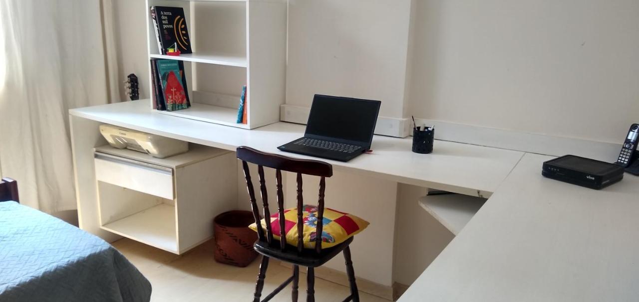 Hospedagem domiciliar Comfy Private With Semi-private Entrance - Women Only *